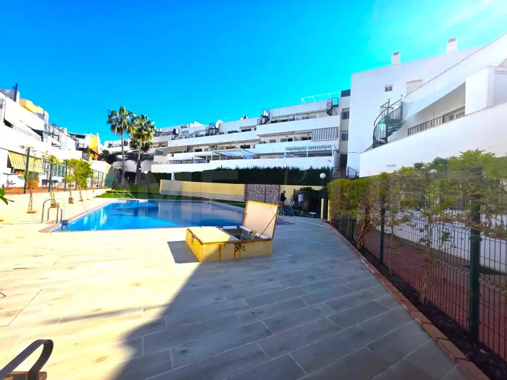 Apartament amb ascensor en venda a Torrequebrada, imagen 2