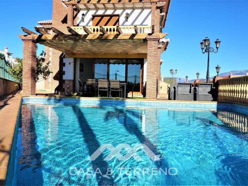 Swimming pool of House or chalet for sale in Vélez-Málaga  with Air Conditioner, Private garden and Terrace