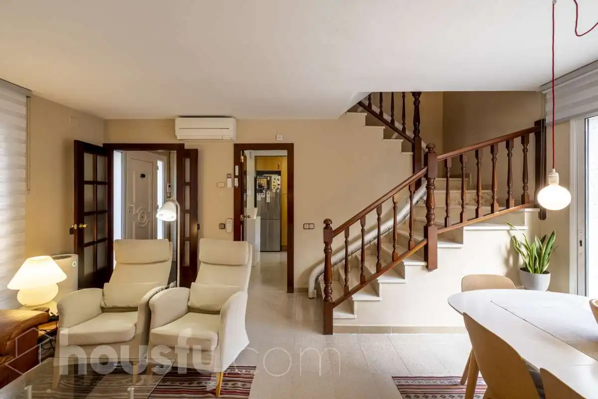 Sala de estar de Casa o chalet en venta en Barcelona con Aire acondicionado, Calefacción y Jardín privado