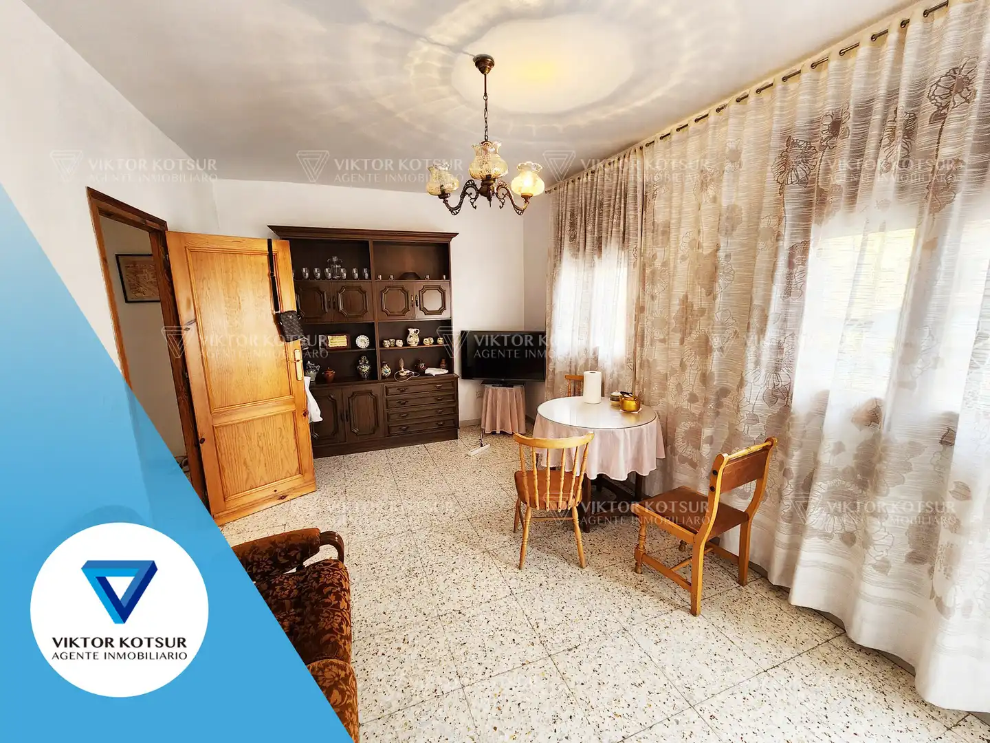 Sala de estar de Casa adosada en venta en Roquetas de Mar con Aire acondicionado, Terraza y Trastero