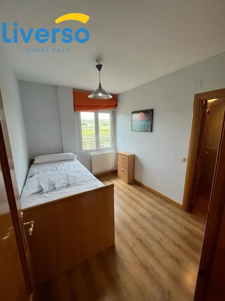 Habitación de Finca rústica en venta en Villaquirán de los Infantes con Calefacción, Terraza y Piscina