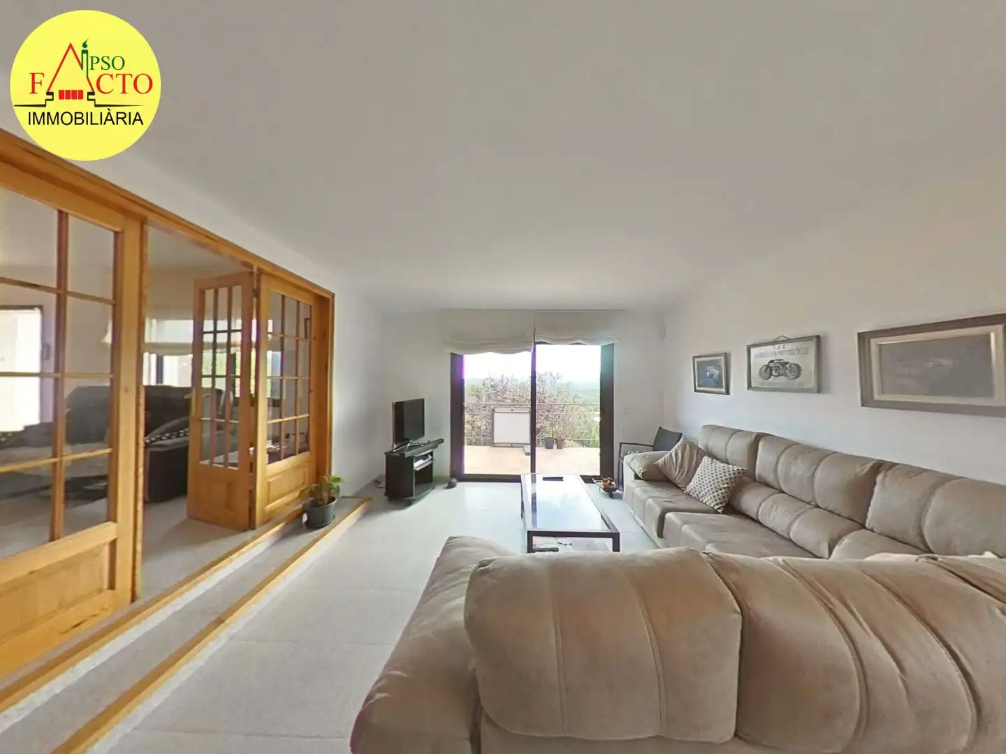 Sala d'estar de Casa o xalet en venda en Bescanó amb Calefacció, Terrassa i Traster