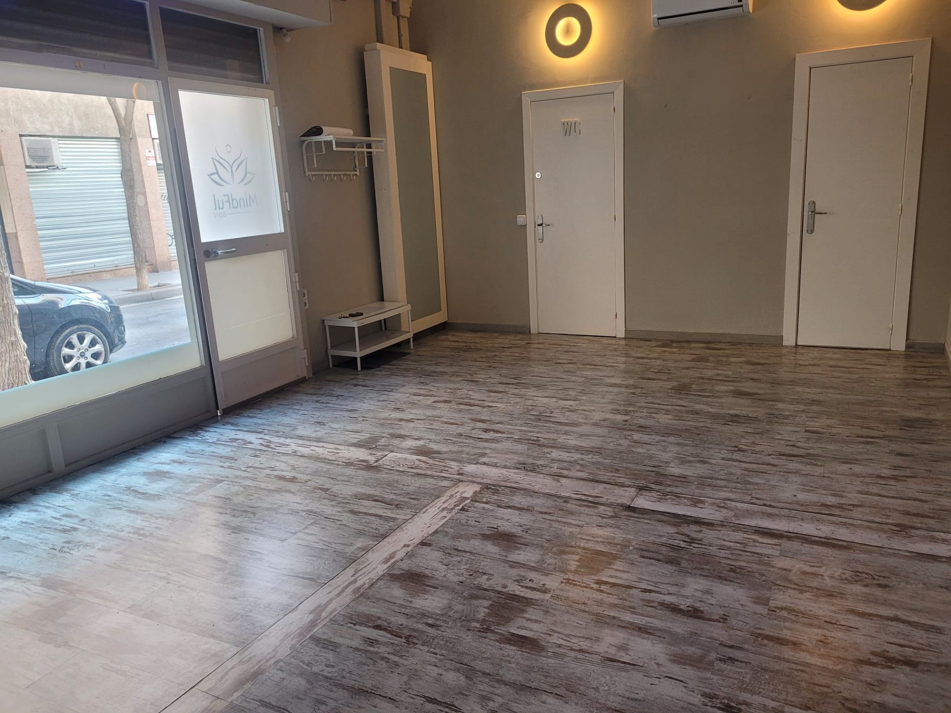 Premises for rent in Badalona  with Parquet flooring