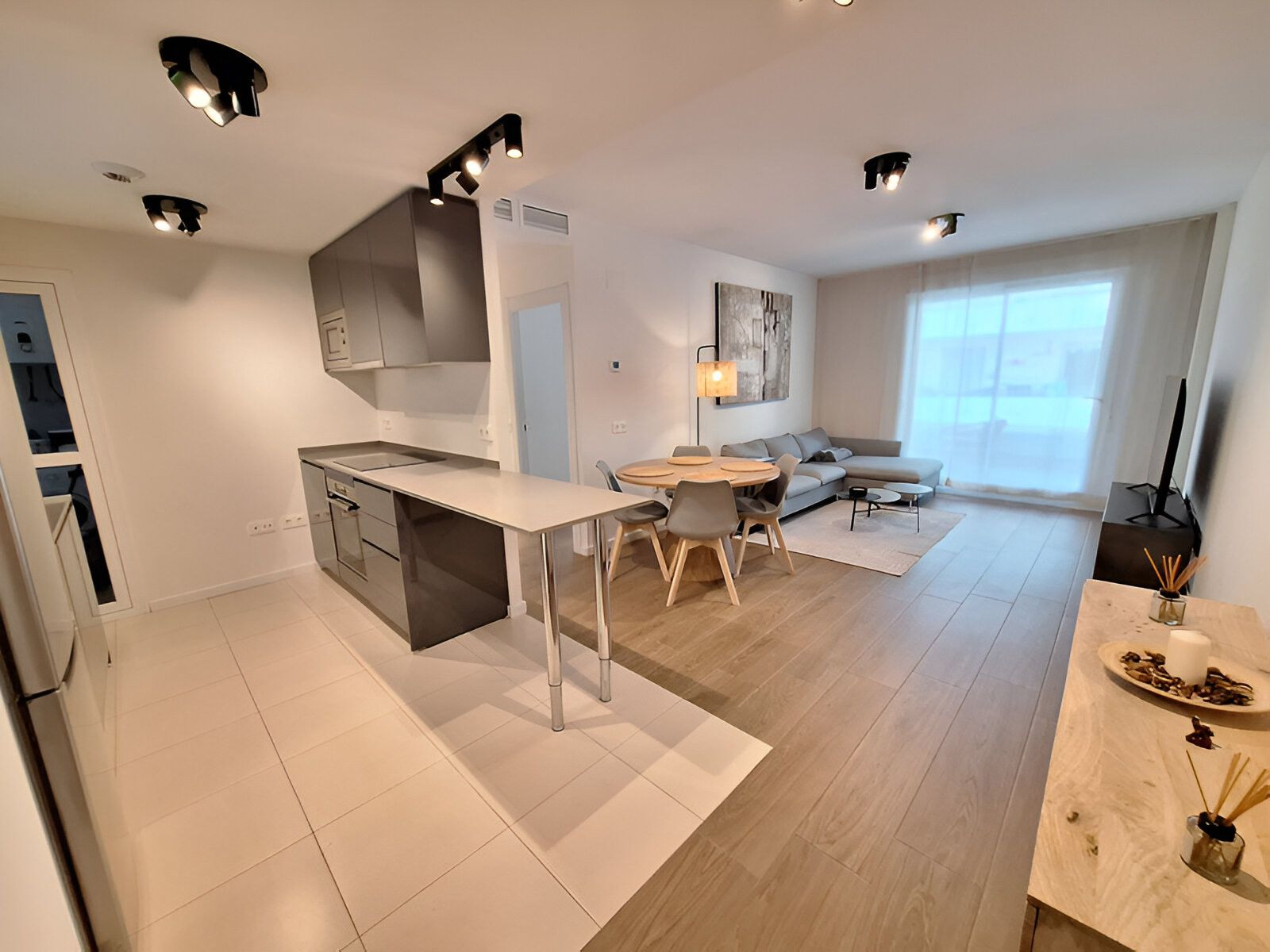 Sala d'estar de Apartament en venda en Marbella amb Aire condicionat, Terrassa i Traster