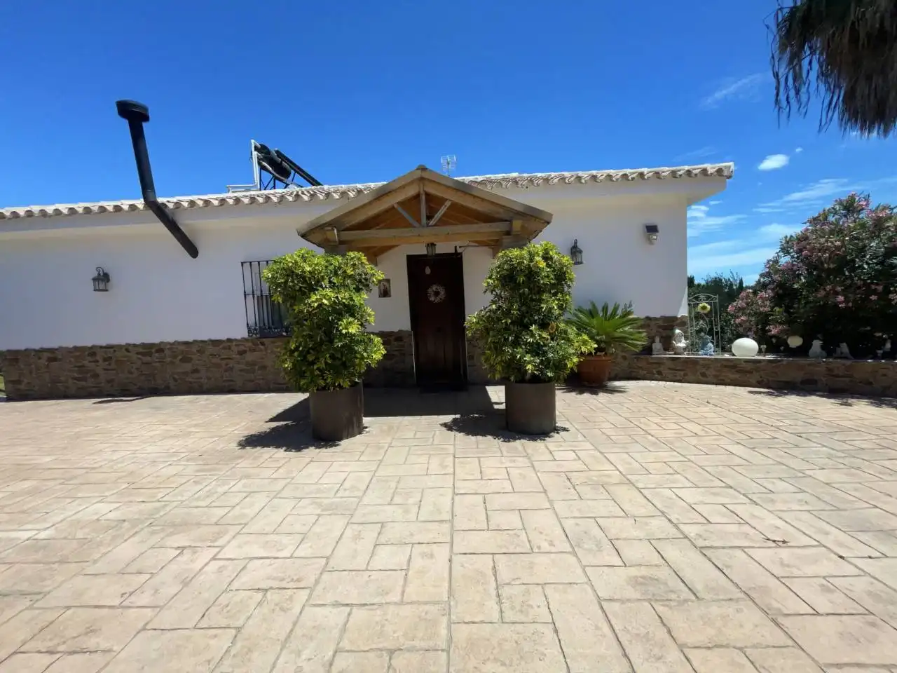 Außenansicht von Country house zum Verkauf in Estepona mit Klimaanlage, Heizung und Privatgarten