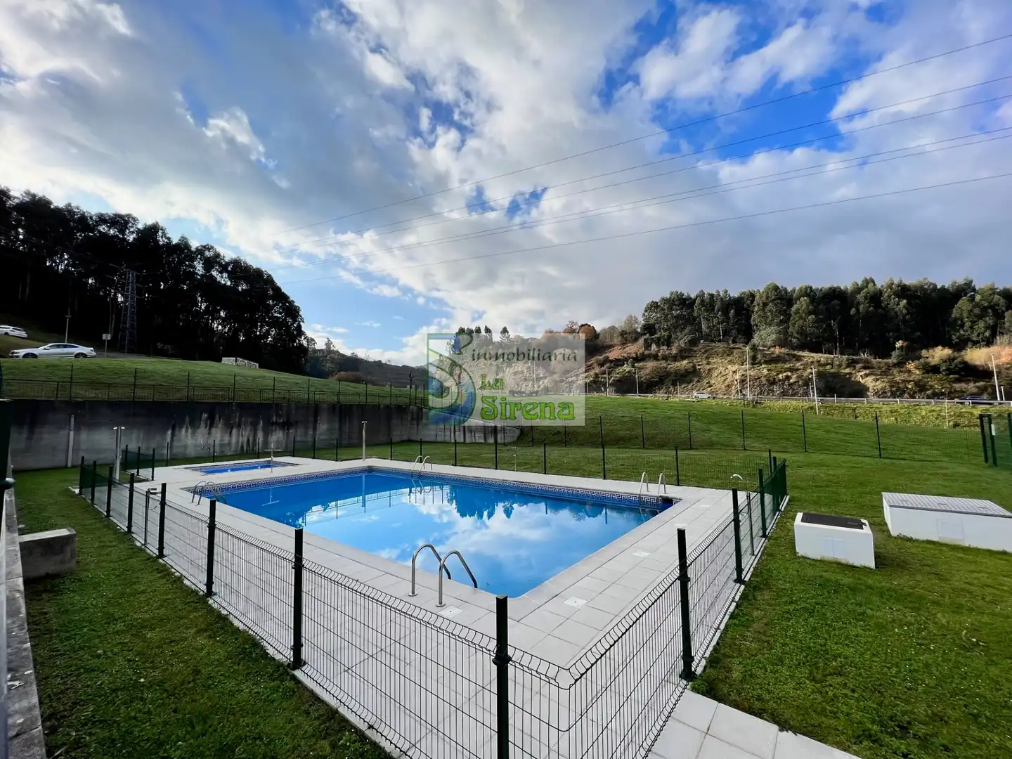 Schwimmbecken von Wohnung zum Verkauf in Castro-Urdiales mit Heizung, Privatgarten und Terrasse