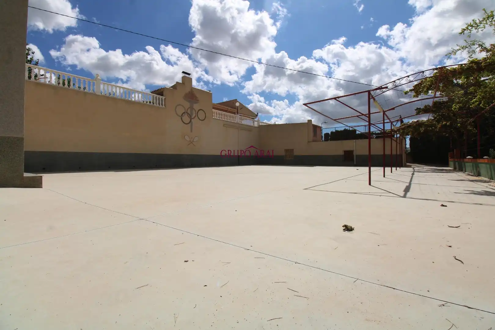 Vista exterior de Casa o xalet en venda en Alicante / Alacant amb Aire condicionat, Calefacció i Jardí privat