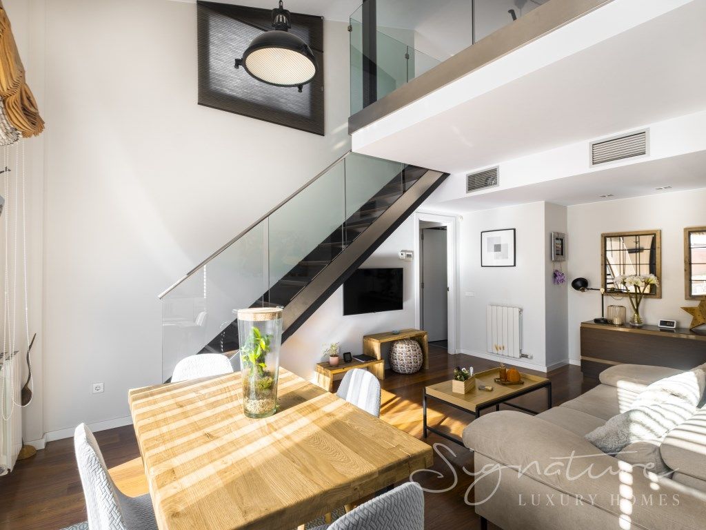 Sala d'estar de Àtic en venda en Sant Cugat del Vallès amb Aire condicionat i Terrassa