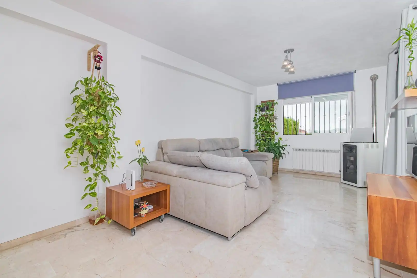Sala de estar de Casa adosada en venta en Cájar con Aire acondicionado, Calefacción y Terraza