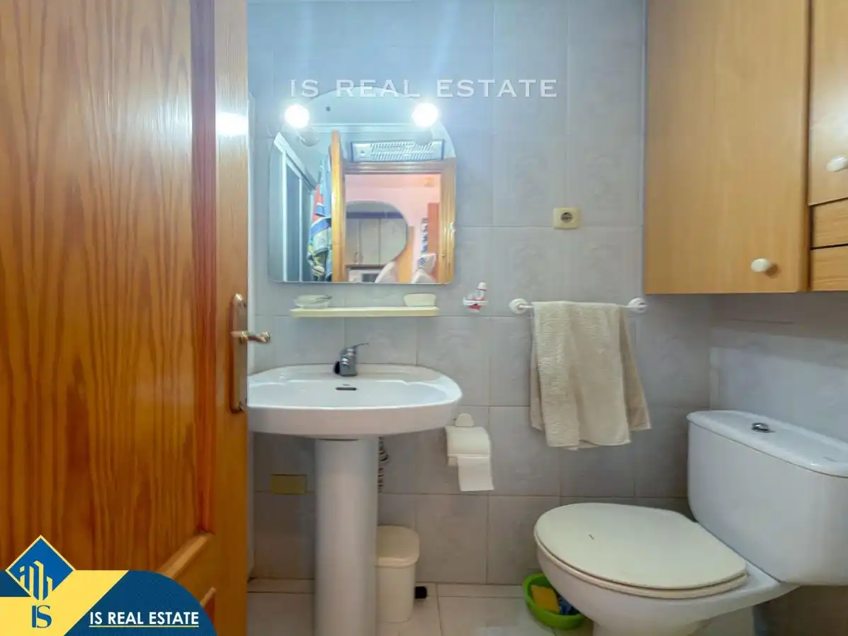 Baño de Estudio en venta en Torrevieja con Aire acondicionado, Calefacción y Terraza