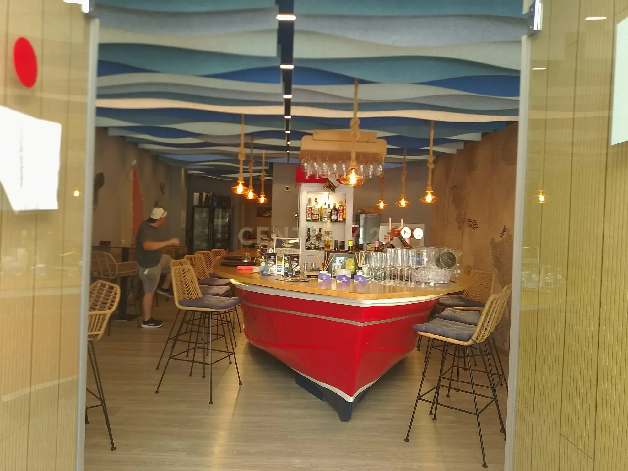 Local en traspas en Marbella amb Aire condicionat i Alarma