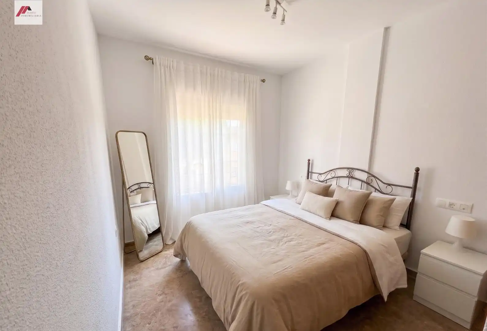 Dormitori de Casa adosada en venda en El Puerto de Santa María amb Aire condicionat, Calefacció i Moblat