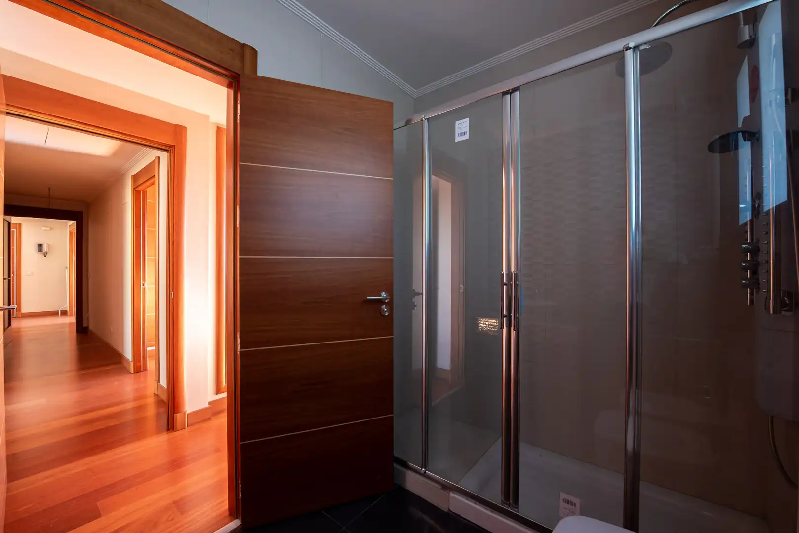Bathroom of Attic for sale in Sevilla  with Air Conditioner, Heating and Parquet flooring