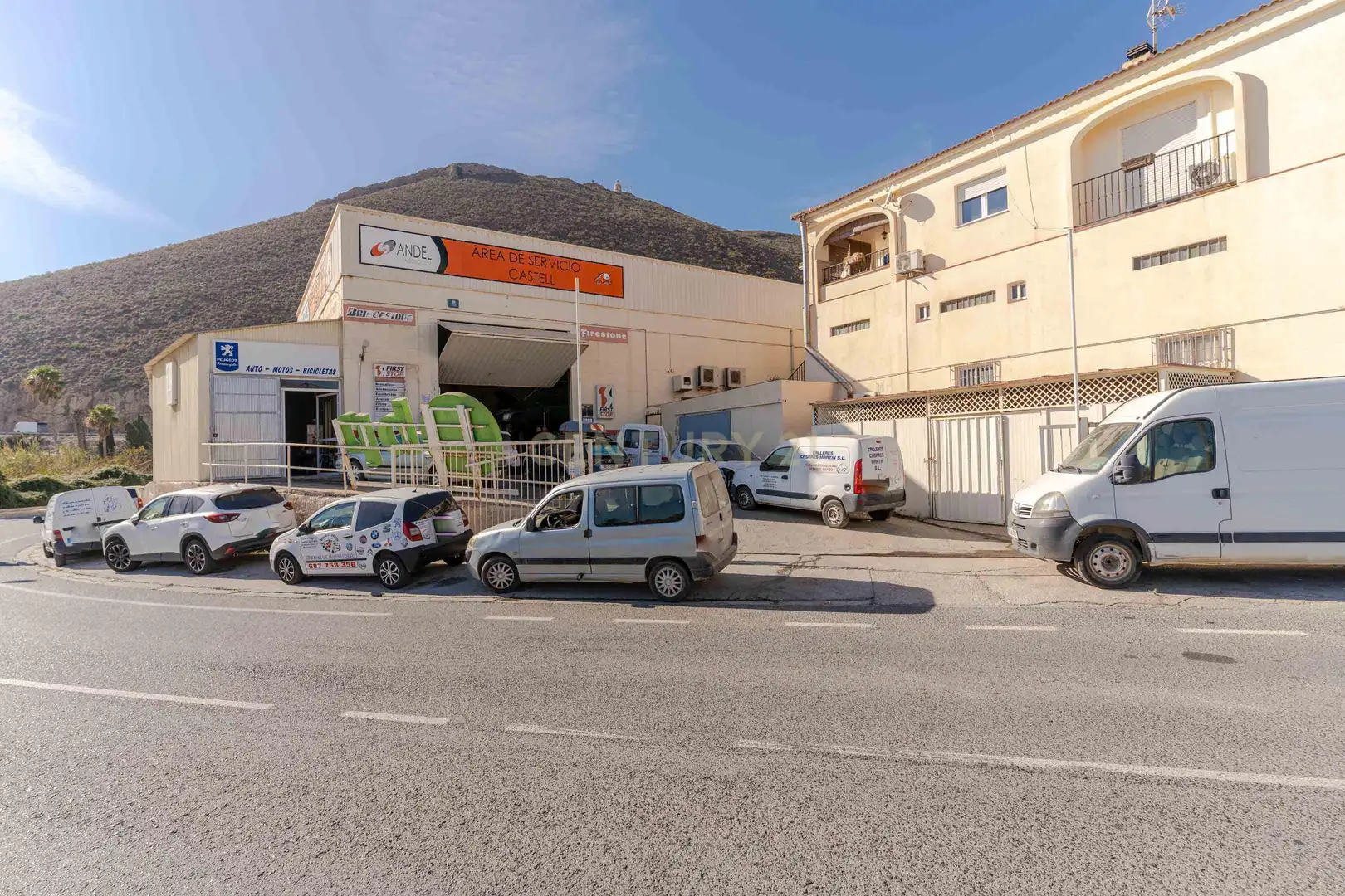 Vista exterior de Local en venda en Gualchos amb Aire condicionat, Moblat i Internet