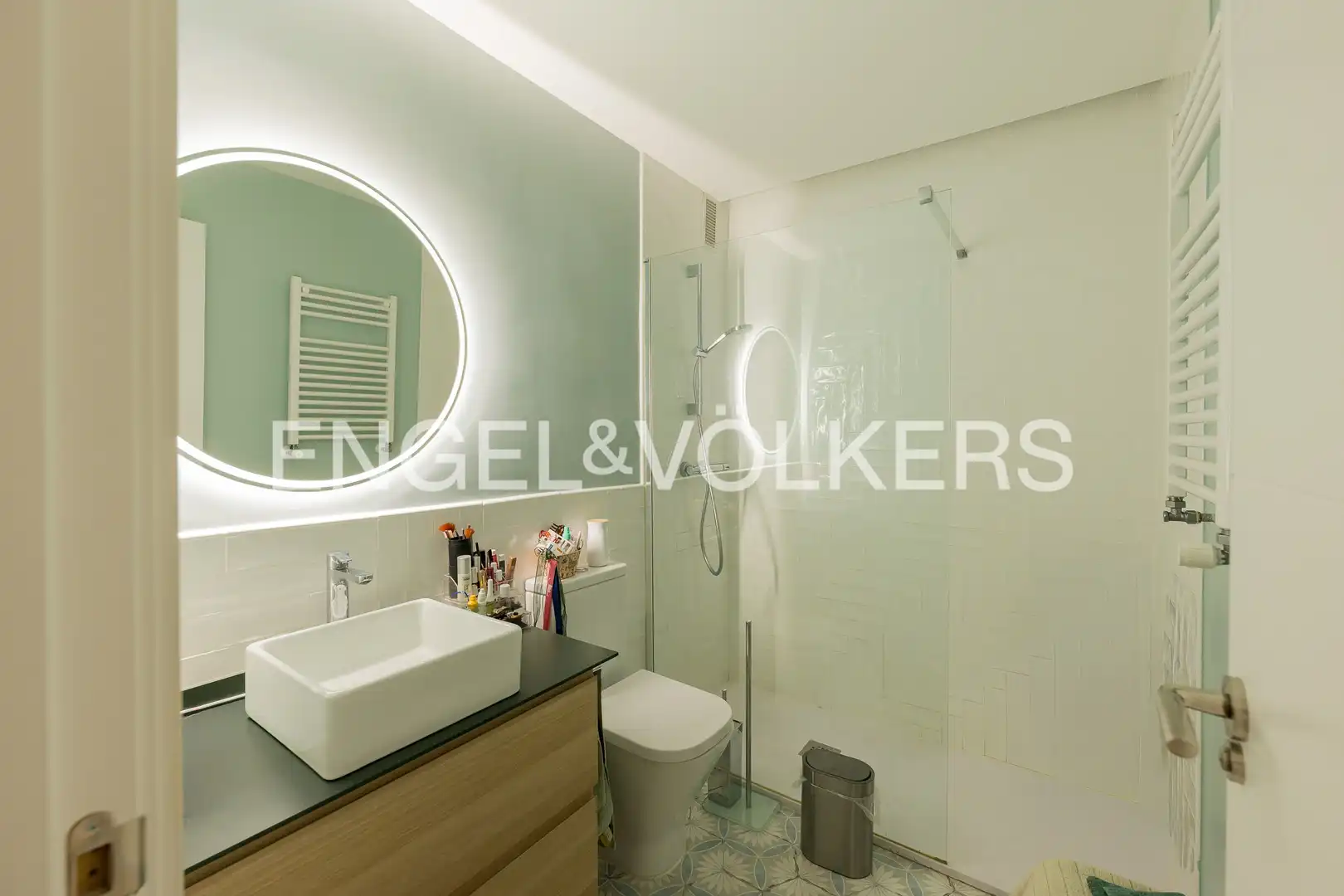 Bathroom of Flat for sale in Madrid  with Air Conditioner, Heating and Private garden
