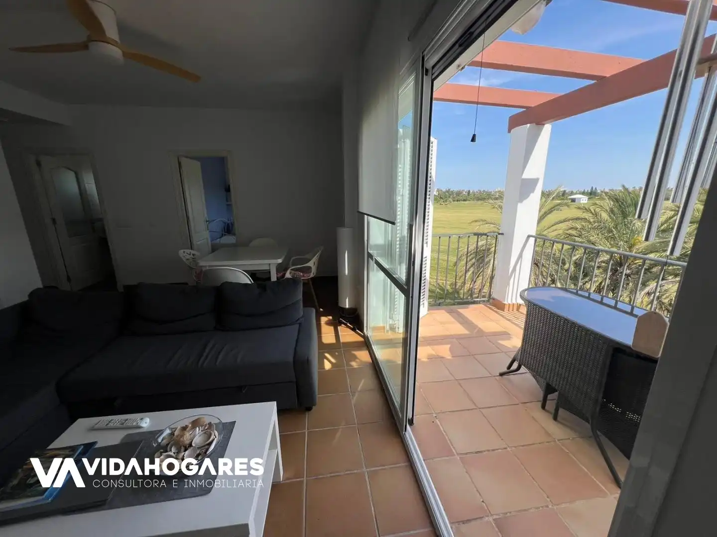 Terraza de Piso de alquiler en Rota con Piscina y Amueblado