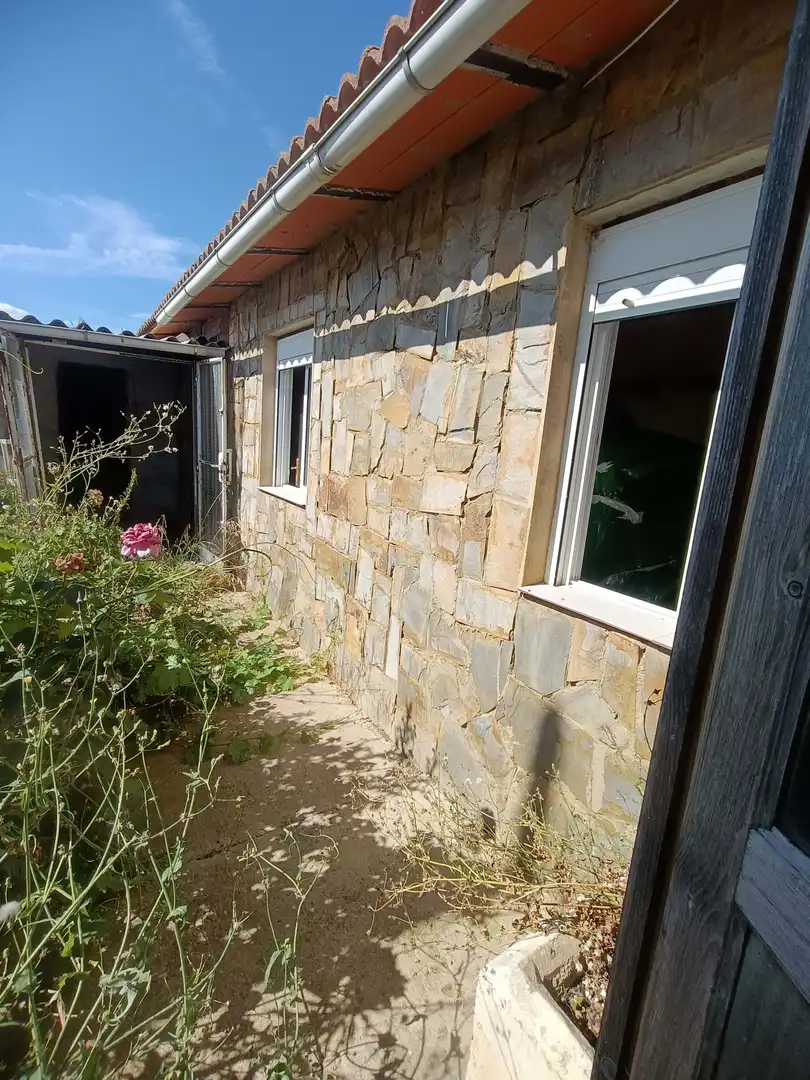 Vista exterior de Casa o xalet en venda en San Pedro Bercianos amb Calefacció
