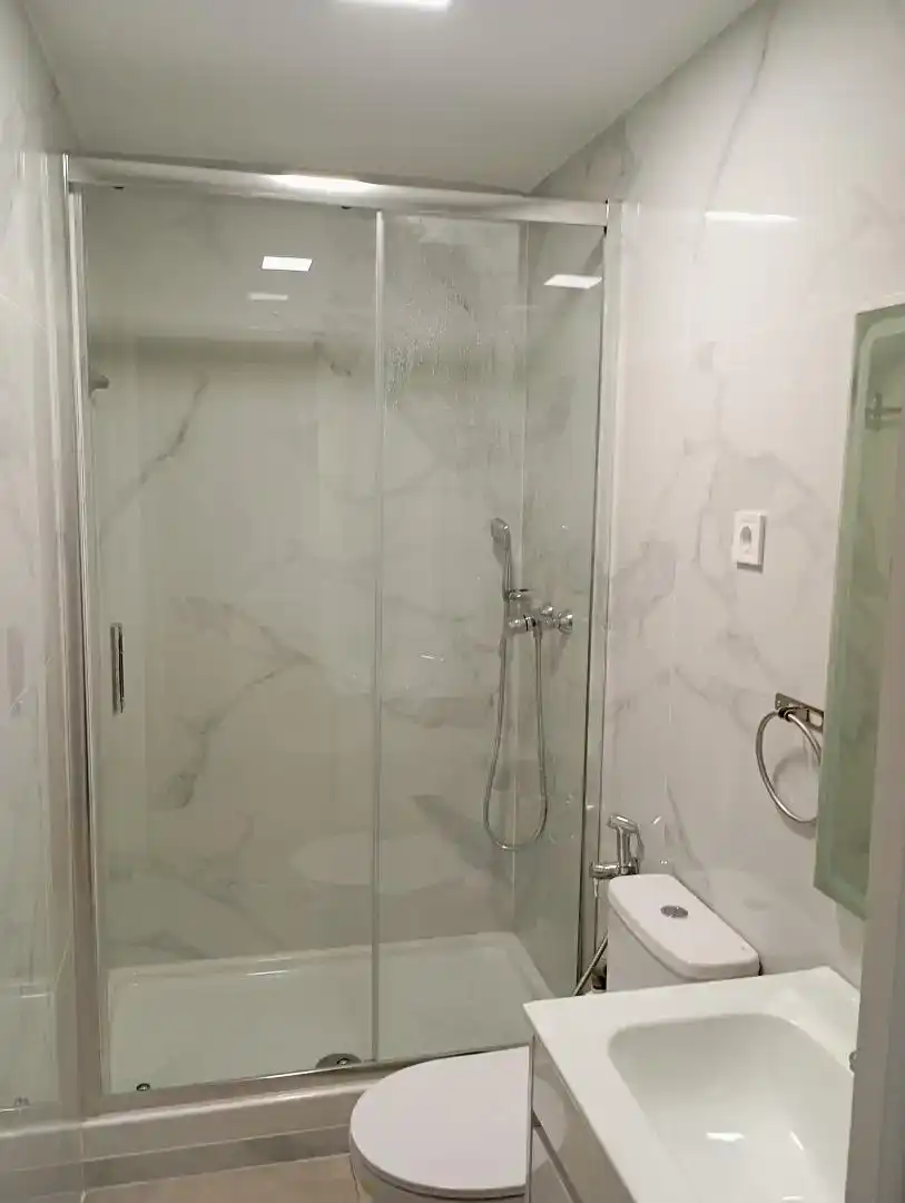 Bathroom of Study for rent in Velilla de San Antonio  with Furnished, Oven and Washing machine