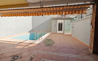 Schwimmbecken von Einfamilien-Reihenhaus zum verkauf in Meliana mit Terrasse, Schwimmbad und Balkon