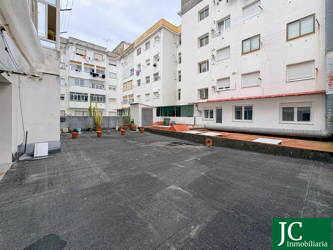 Vista exterior de Pis en venda en Santoña amb Calefacció, Terrassa i Moblat