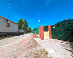 Exterior view of Country house for sale in Linares  with Terrace and Swimming Pool