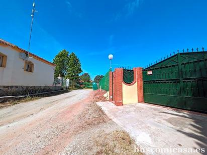 Außenansicht von Country house zum verkauf in Linares mit Privatgarten, Terrasse und Abstellraum