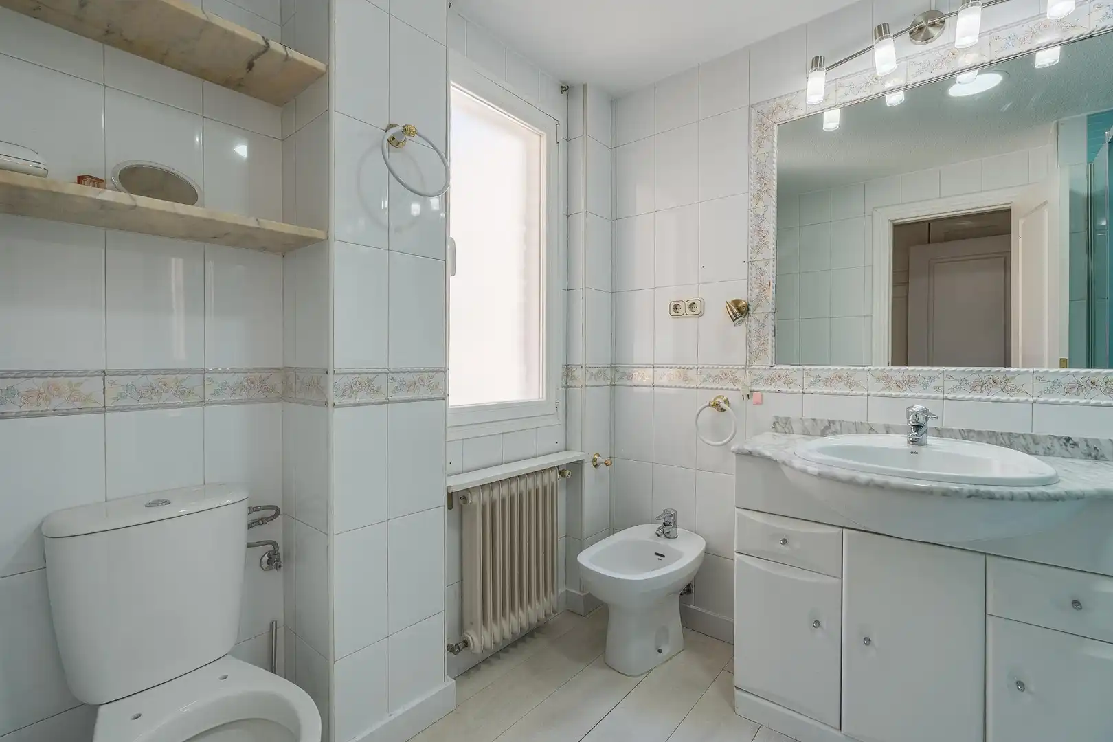 Bathroom of Attic for sale in Granada  with Air Conditioner and Terrace