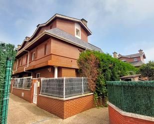 Vista exterior de Casa o xalet en venda en Getxo  amb Terrassa