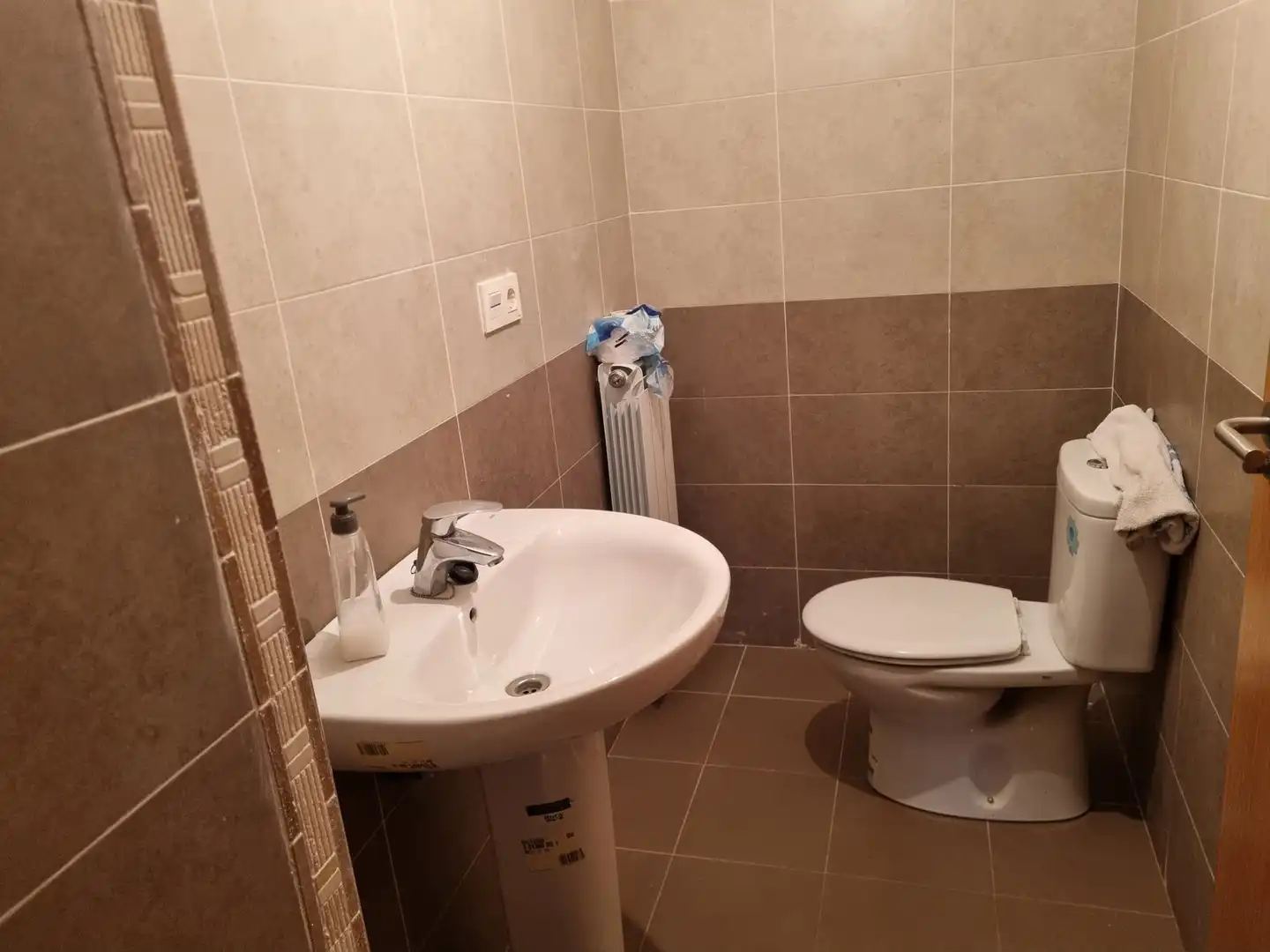 Baño de Casa adosada en venta en Uruñuela con Calefacción, Jardín privado y Parquet