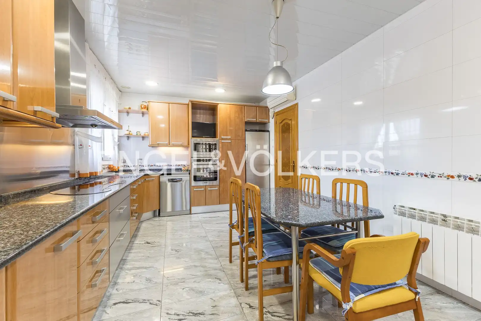 Cocina de Casa o chalet en venta en Molins de Rei con Aire acondicionado, Calefacción y Jardín privado