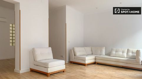 Apartamento de 3 dormitorios en alquiler en Sol, Madrid, image 2