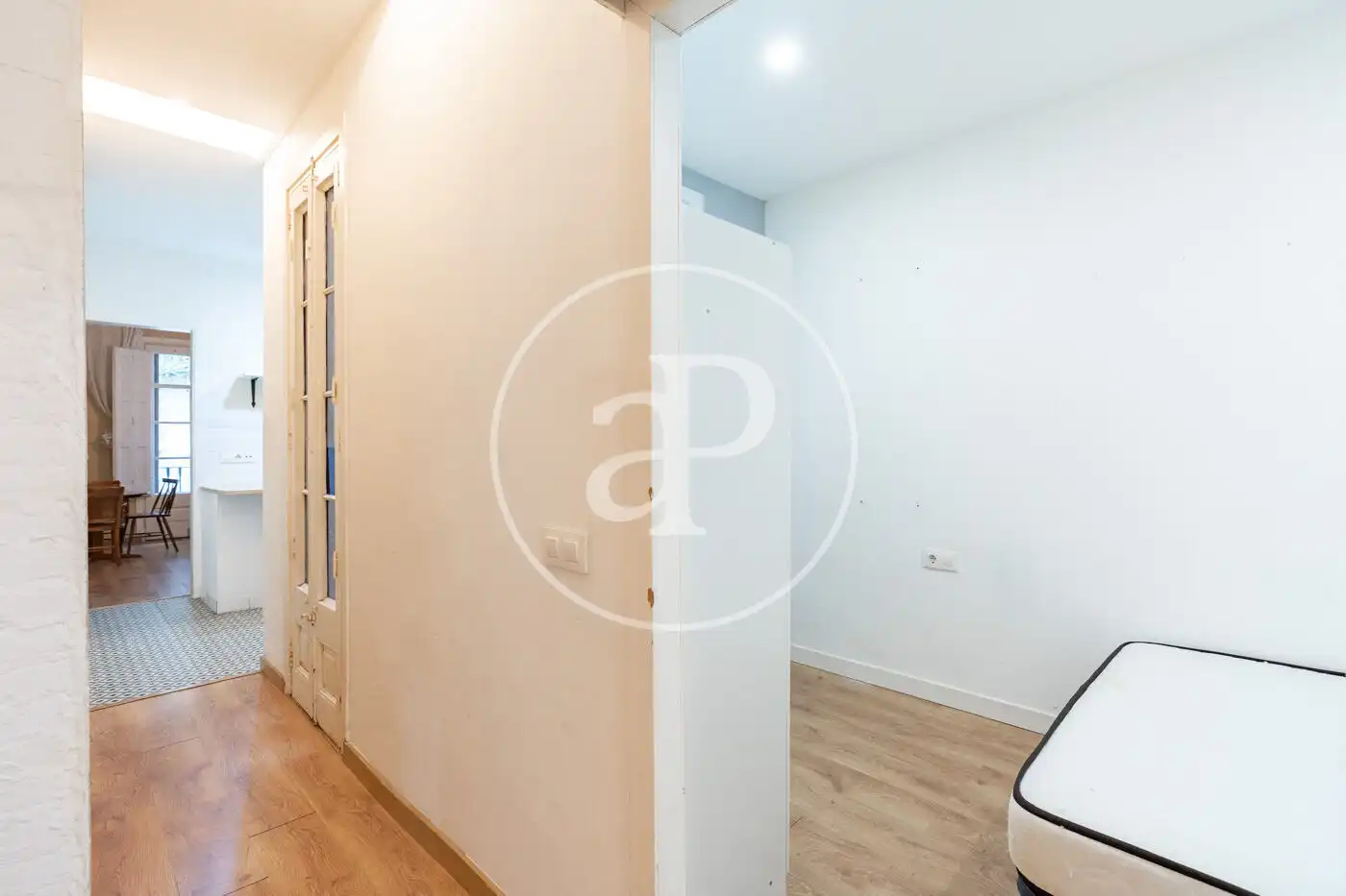 Schlafzimmer von Wohnung zum Verkauf in Barcelona mit Heizung, Möbliert und Balkon