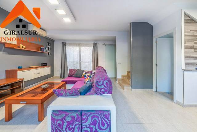 Casa adosada en Venta en Palmete