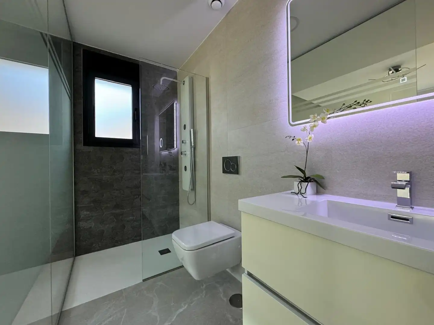 Bungalow con piscina en venta en Calle de los chrimines, imagen 56