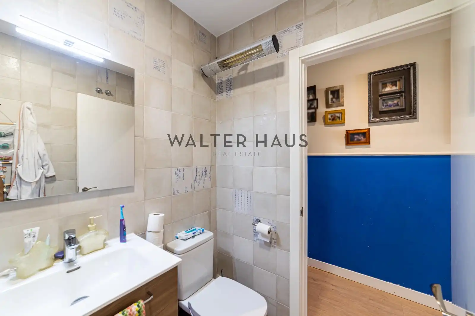 Bathroom of Flat for sale in Madrid  with Heating and Storage room