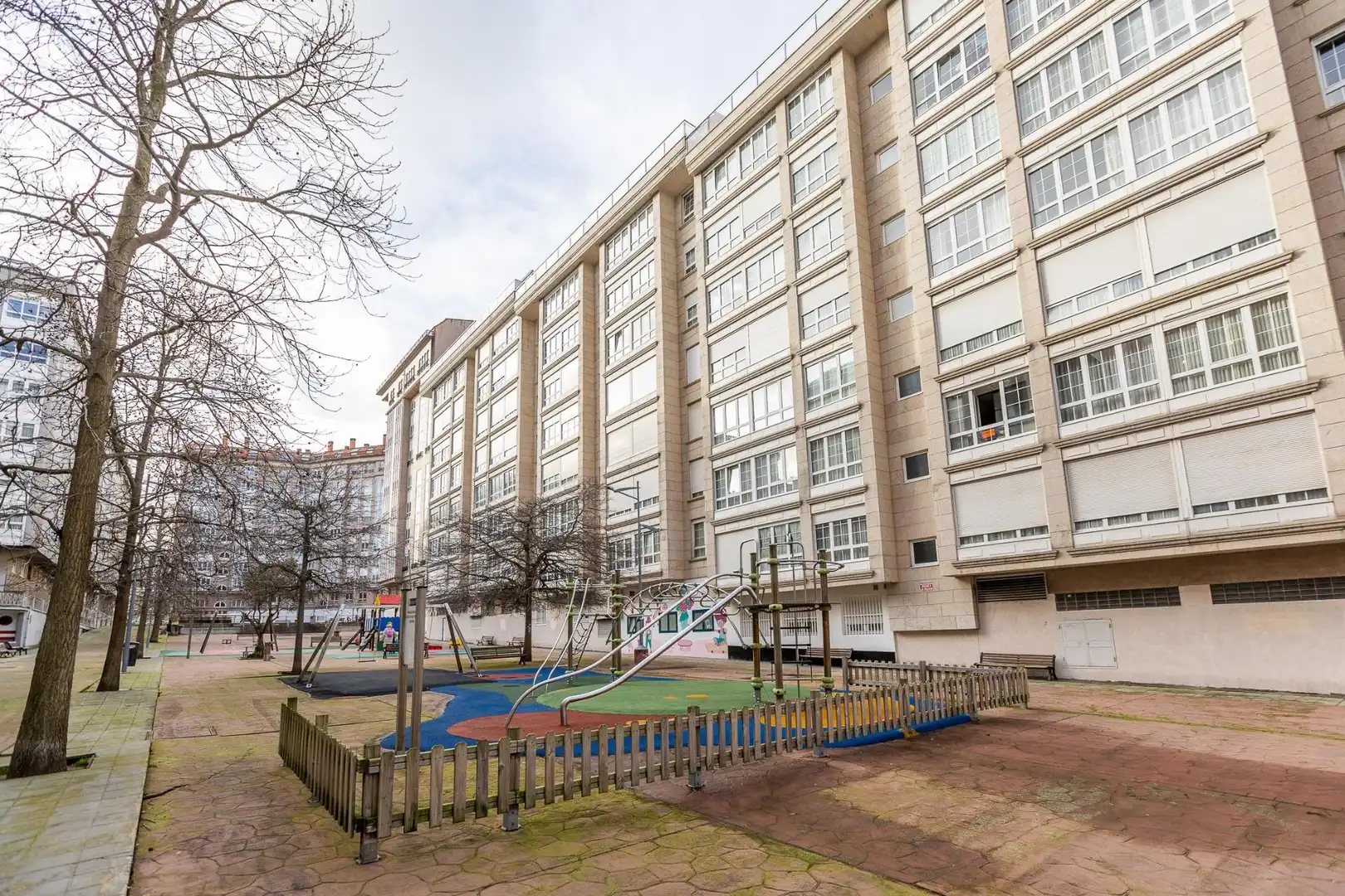 Vista exterior de Pis en venda en A Coruña Capital  amb Calefacció i Traster