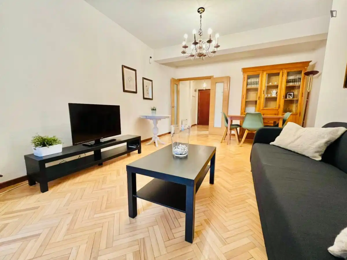 Room in Caballería Española