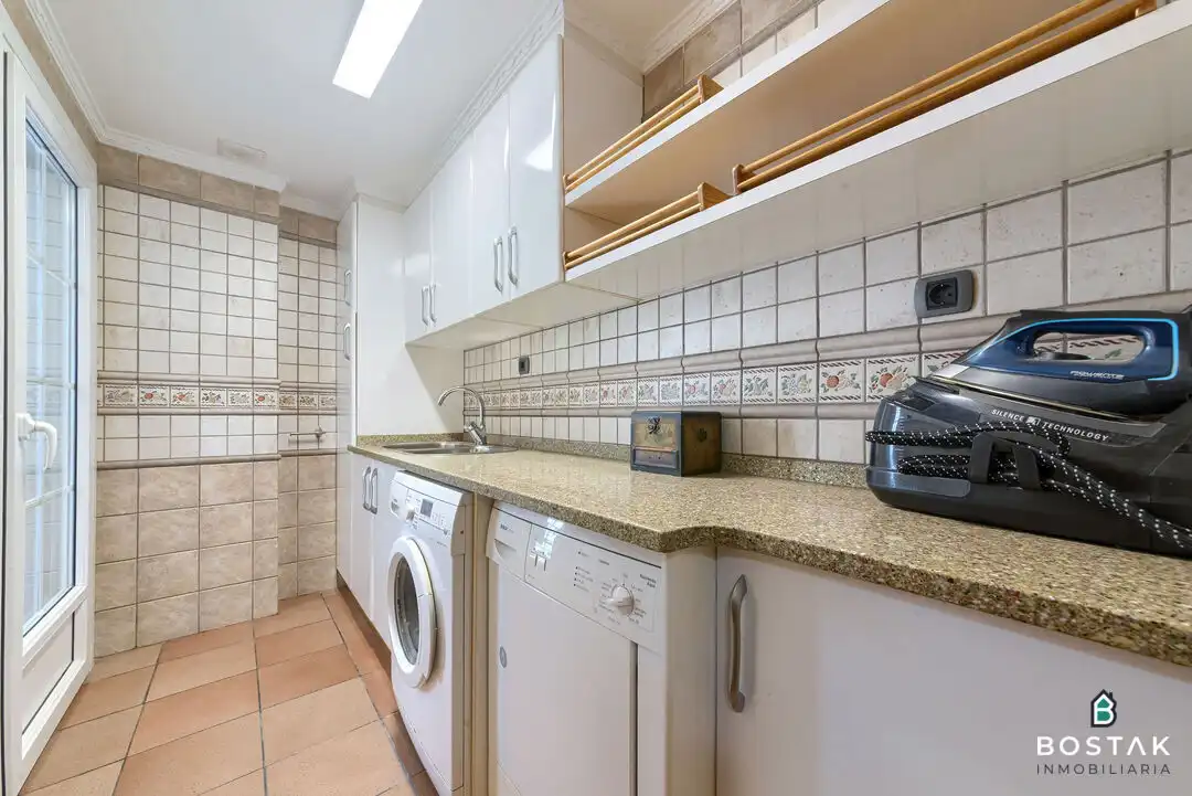 Cuina de Casa o xalet en venda en Barrika amb Calefacció, Jardí privat i Terrassa