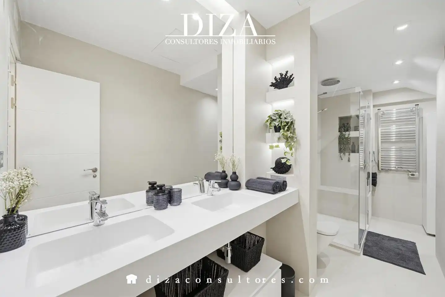 Badezimmer von Erdgeschoss zum Verkauf in Madrid mit Klimaanlage und Möbliert