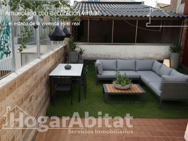 Casa amb balcó en venda a Calle Santa Quiteria