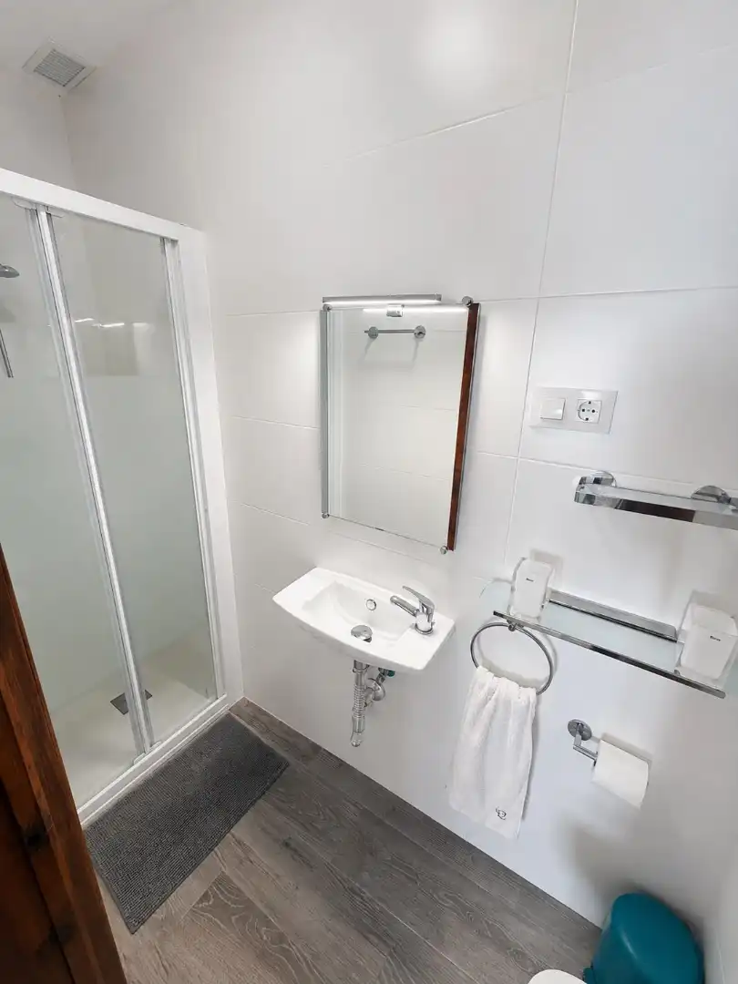 Bathroom of Flat for rent in Almuñécar  with Air Conditioner, Terrace and Furnished