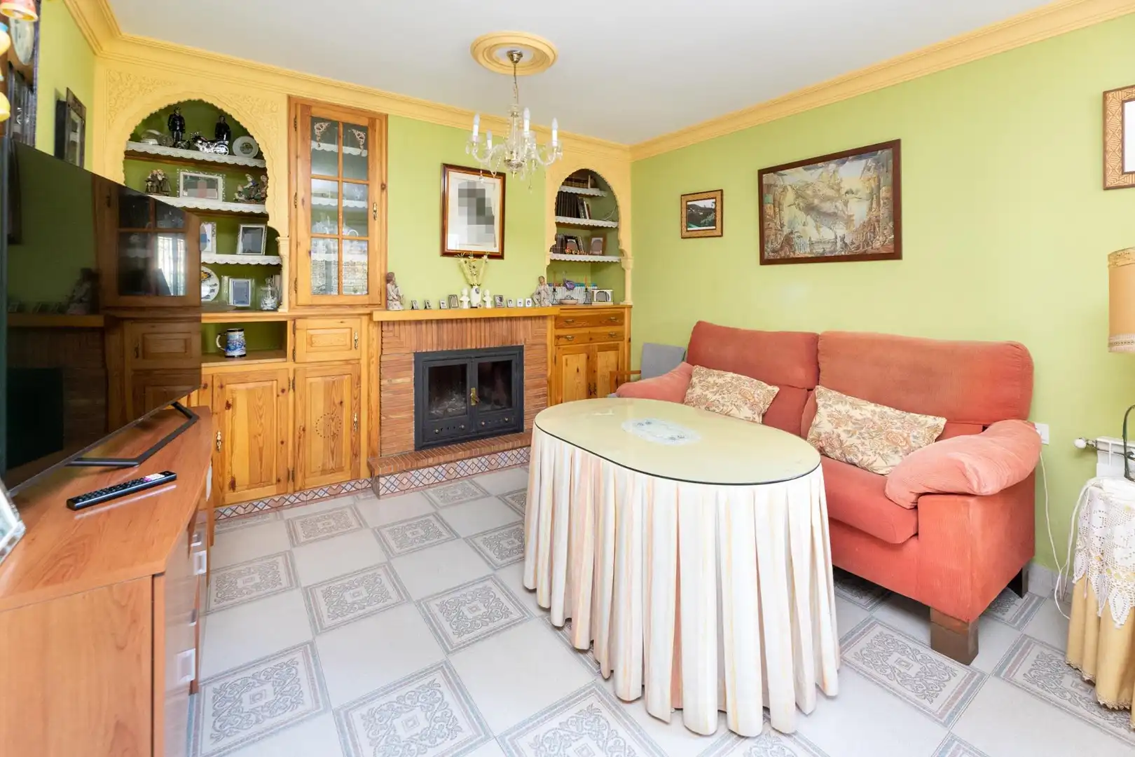 Sala d'estar de Casa o xalet en venda en Cogollos de la Vega amb Jardí privat, Terrassa i Traster