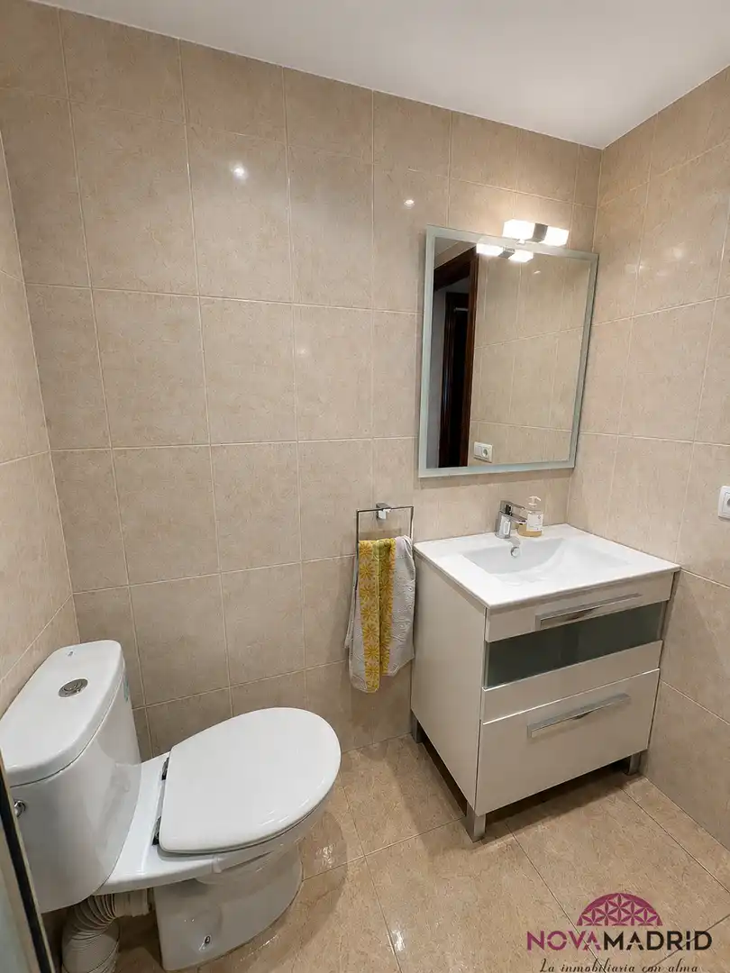 Bathroom of Flat for sale in Leganés  with Air Conditioner, Heating and Terrace