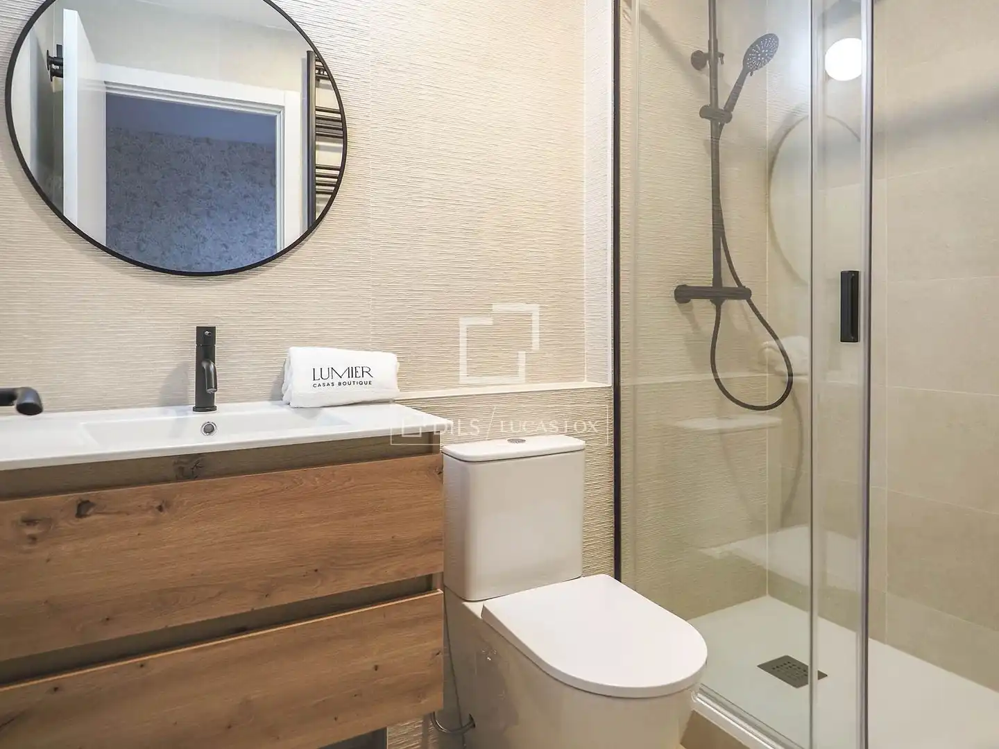 Badezimmer von Wohnung zum Verkauf in Madrid mit Klimaanlage, Möbliert und Balkon