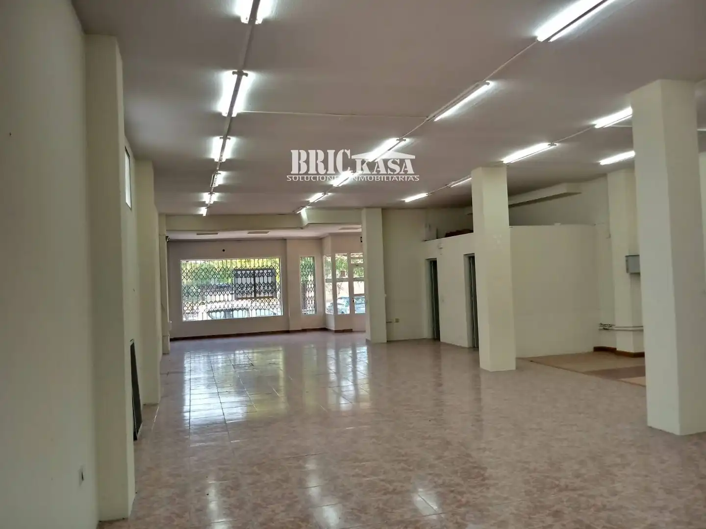 Business premises to rent in Malpartida de Cáceres, imagen 3