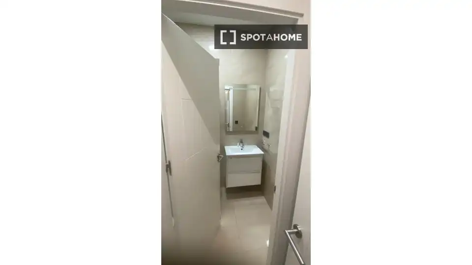Habitación en Cortes - Huertas