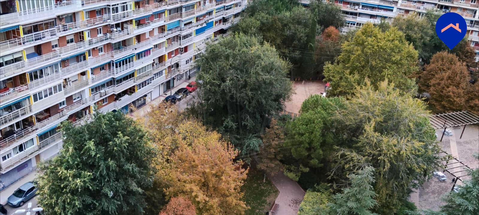 Vista exterior de Àtic en venda en Torrejón de Ardoz amb Calefacció, Jardí privat i Terrassa