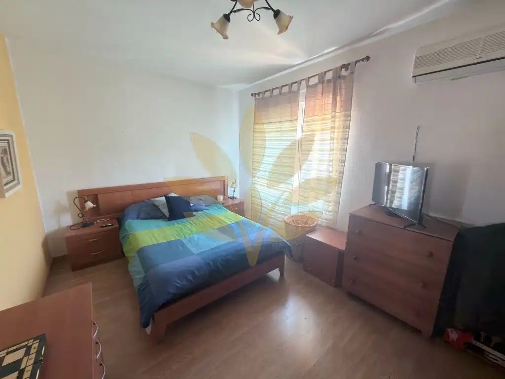 Habitación de Casa adosada en venta en Cáceres