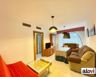 Living room of Flat to rent in  Granada Capital  with Air Conditioner, Heating and Terrace