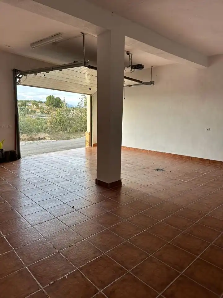 Casa o xalet en venda en Cuevas del Campo amb Aire condicionat, Jardí privat i Traster